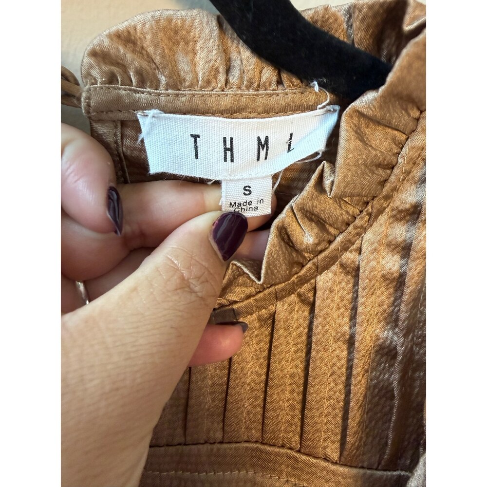 THML Tan Pintuck Flutter Sleeve Blouse Size S - Picture 4 of 7